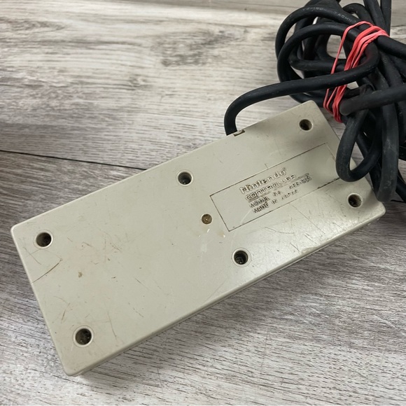 LOT OF 2 Original Nintendo NES Controllers NES-004 Tested OEM - Picture 4 of 7